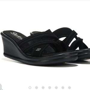 ‼️SALE‼️Sketchers black memory foam wedges